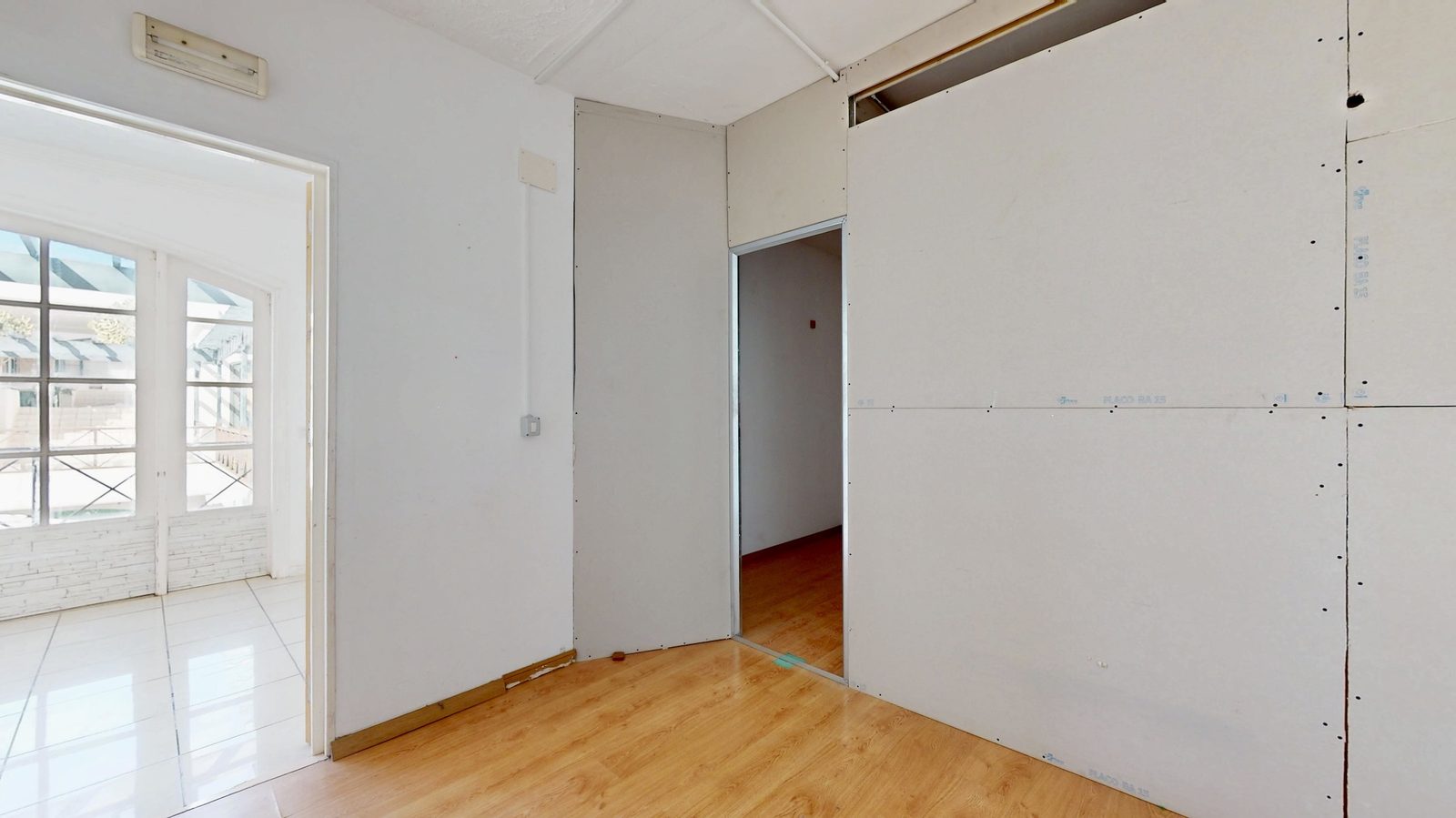 Photo 3 — Commercial unit in Shopping Center Yaiza
