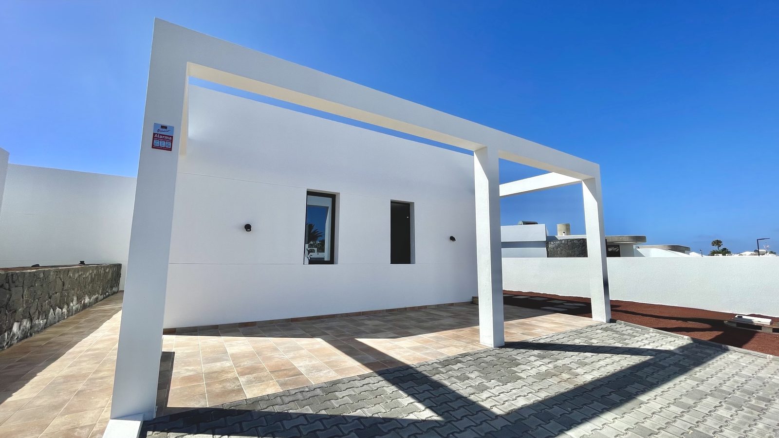 Photo 3 — Newly built modern villa with pool in Montaña Roja