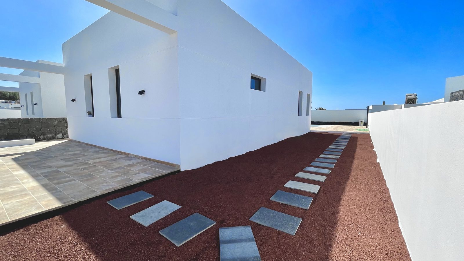 Photo 6 — Newly built modern villa with pool in Montaña Roja